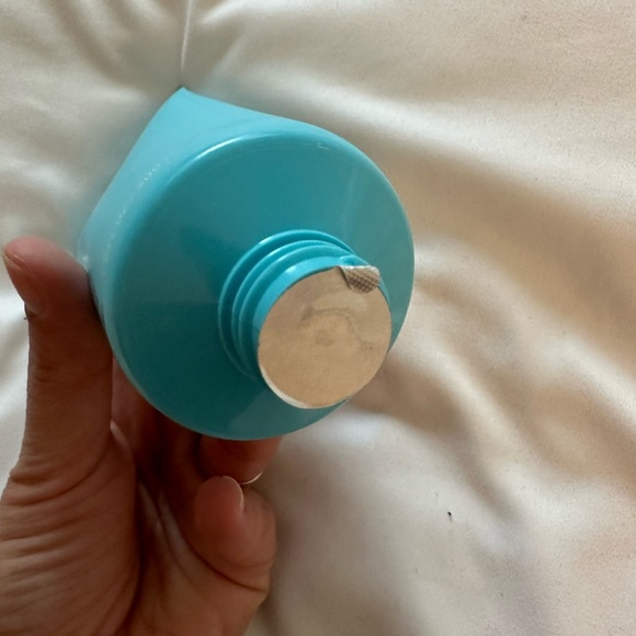 Tula purifying cleanser - Picture 2 of 2